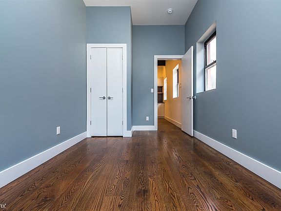 000_1071_broadway_front-2