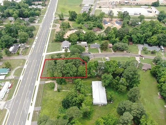3rd image of 701 W Harrison Rd