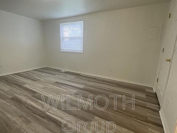 5th image of 306 Meadow Ave APT C