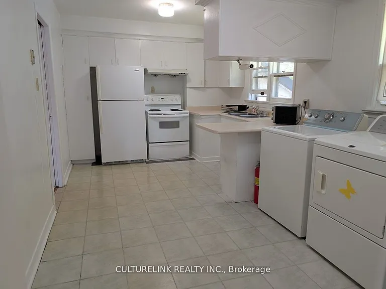 998 Willowdale Ave #MAIN FLOOR — Photo 5