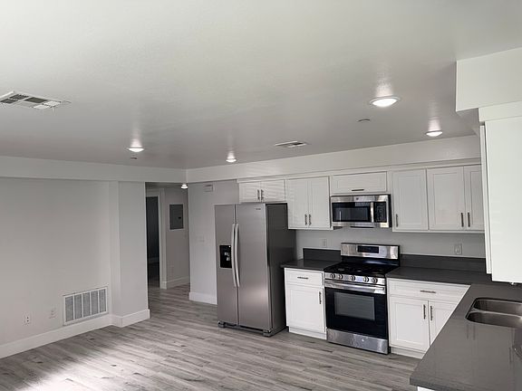 3rd image of 1645 259th St