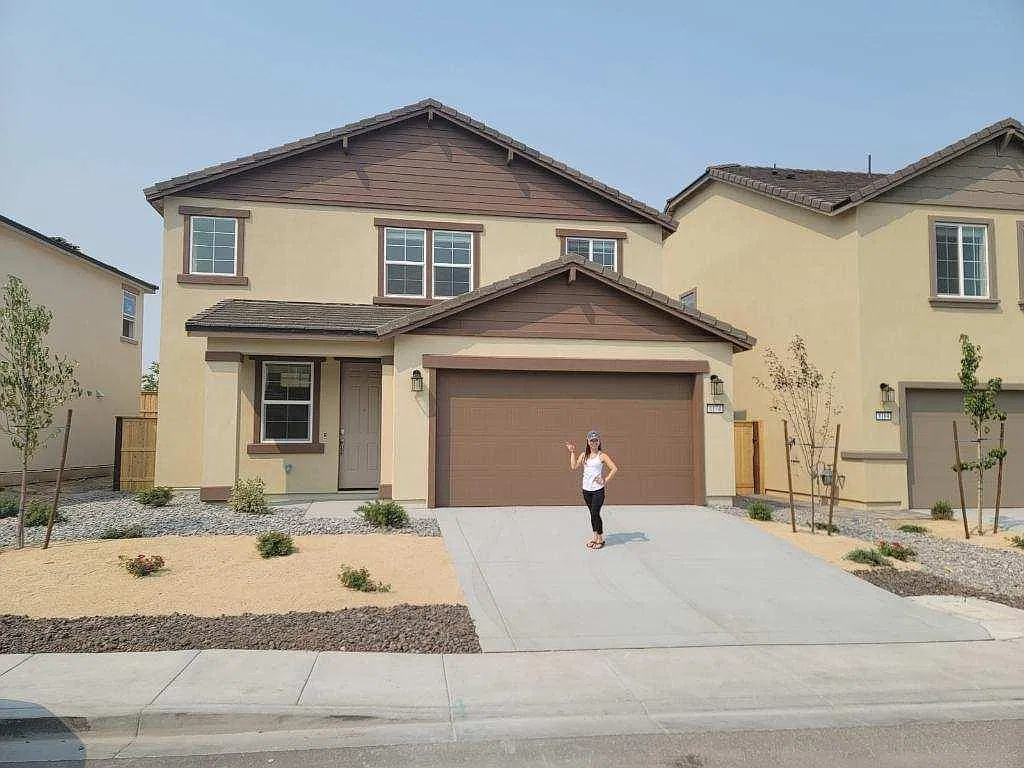 4 bed, 2807 sqft, $3,300 — Photo 1