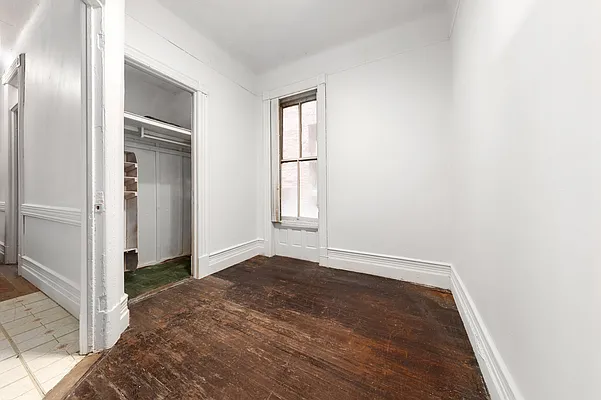 Sold by Compass | media 22