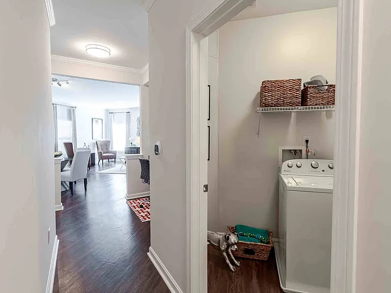 Edgewood Apartments — Photo 30
