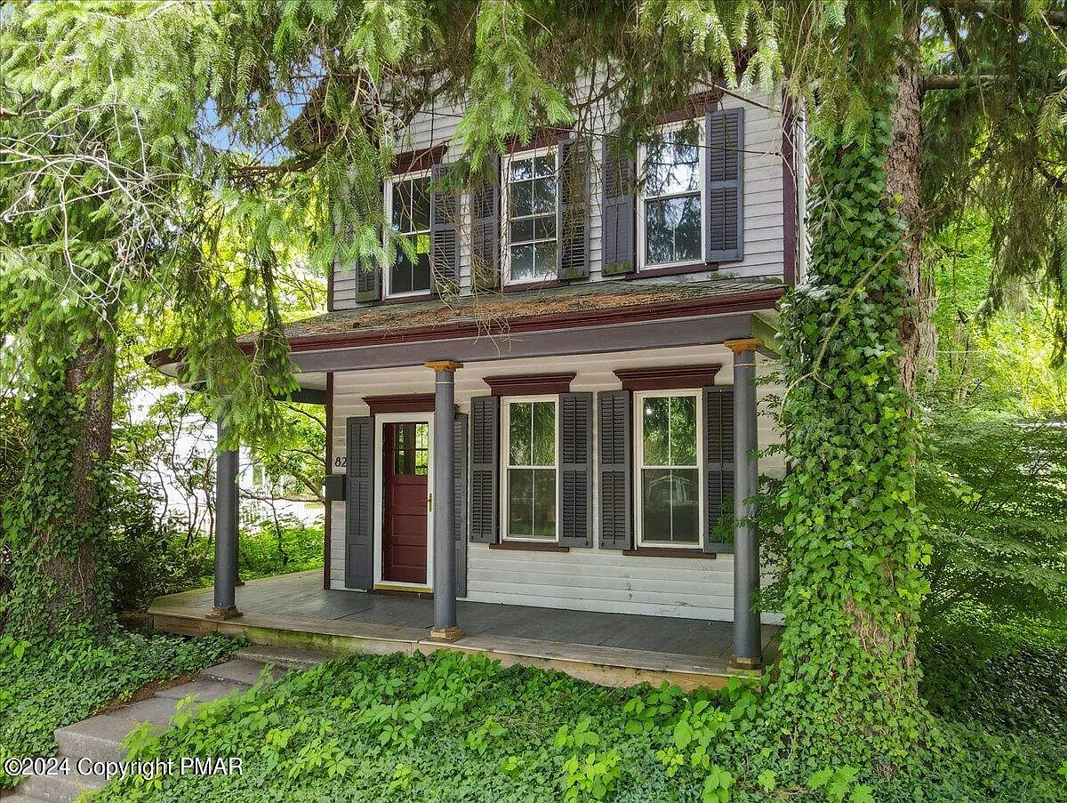 82 Broad St photo 1