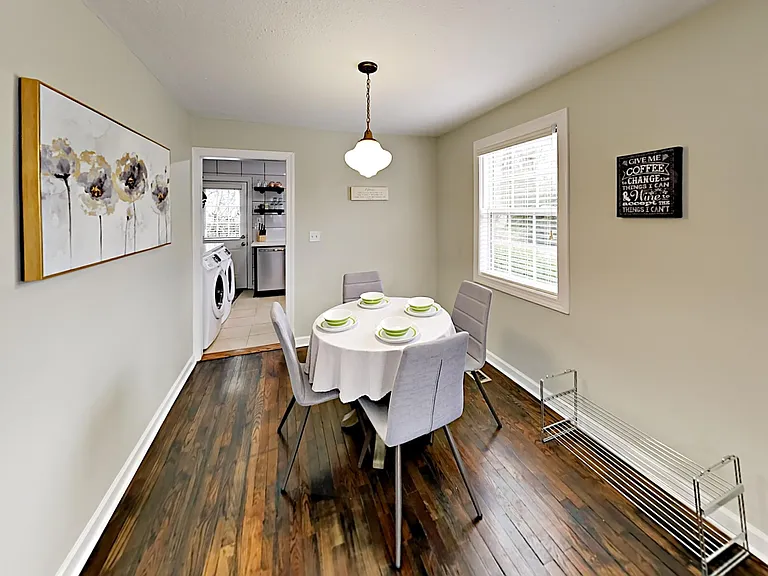913 Emmett Ave — Photo 10