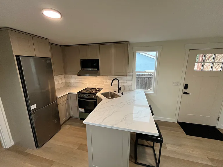 1123 Mira Flores Dr #B — Photo 2