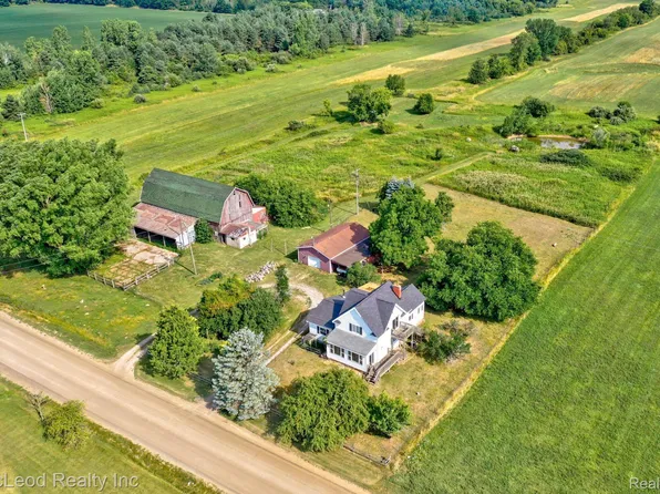 7381 Farrand Rd, Millington, MI 48746