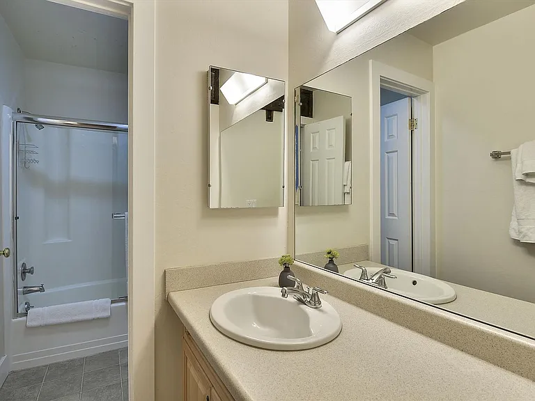 2090 Chalet Rd #8 — Photo 11