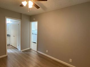 360 N Tustin St APT 17, Orange, CA 92867