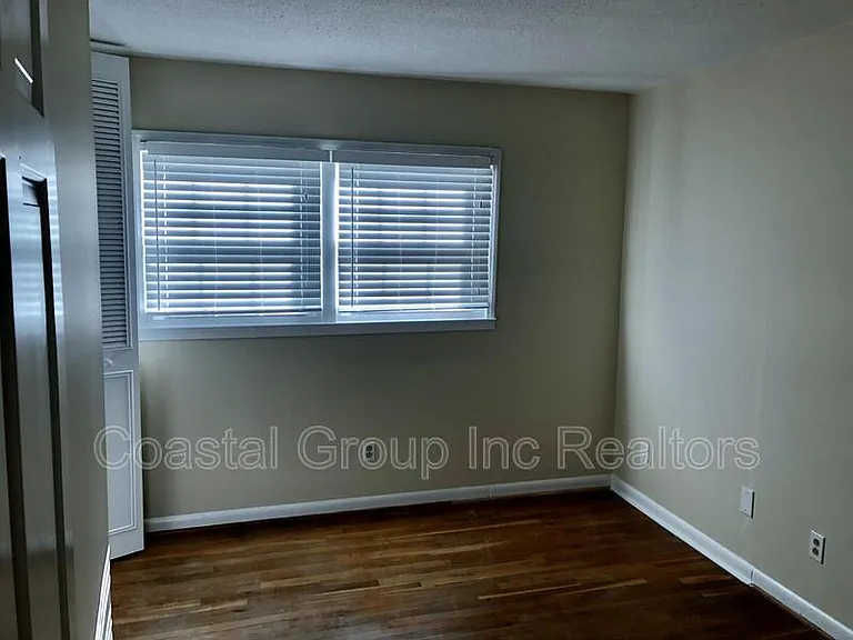 613 Reef Ln — Photo 12