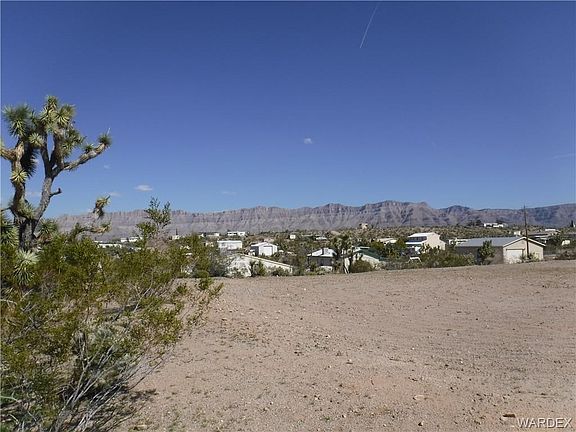 3rd image of 470 W Bradley Bay Dr