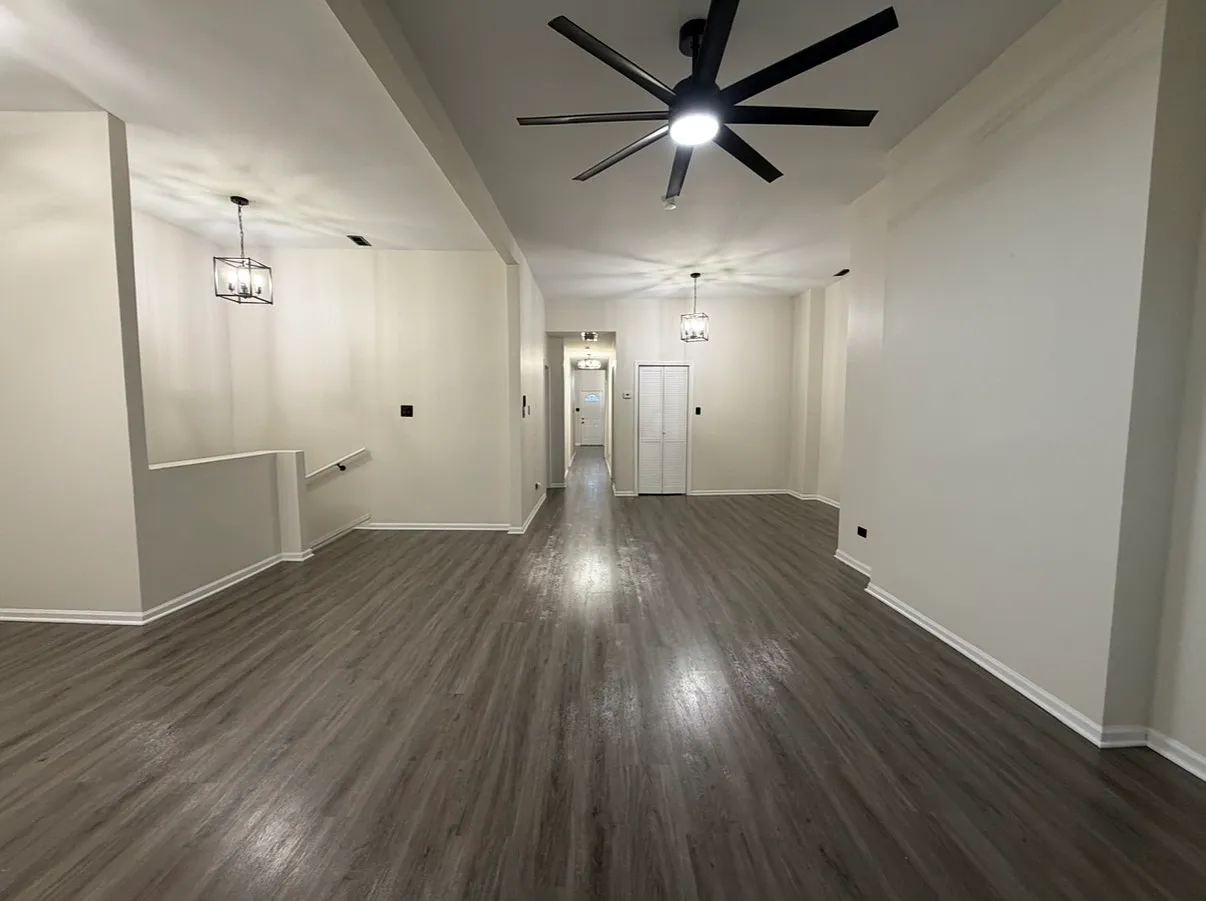 3 bed, 1200 sqft, $2,100 — Photo 4