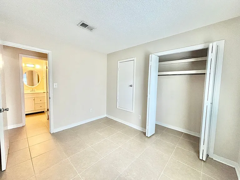 9345 Chisholm Rd #R2 — Photo 10