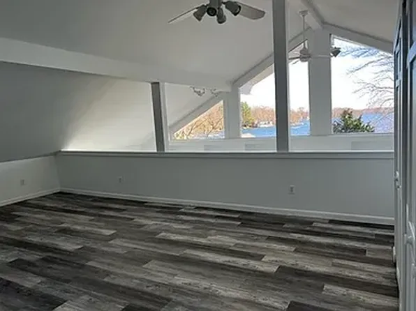 (undisclosed Address), Tiverton, RI 02878