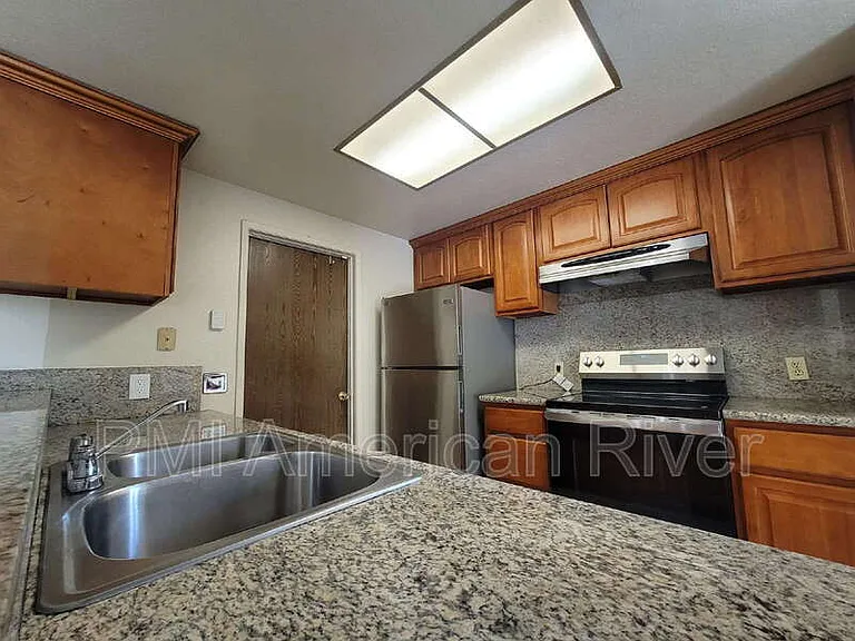 7396 Marani Way — Photo 4