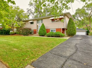 16925 Sunset Ridge Dr, Country Club Hills, IL 60478