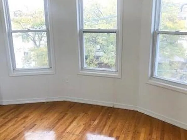 119 Clendenny Avenue image 6 of 9