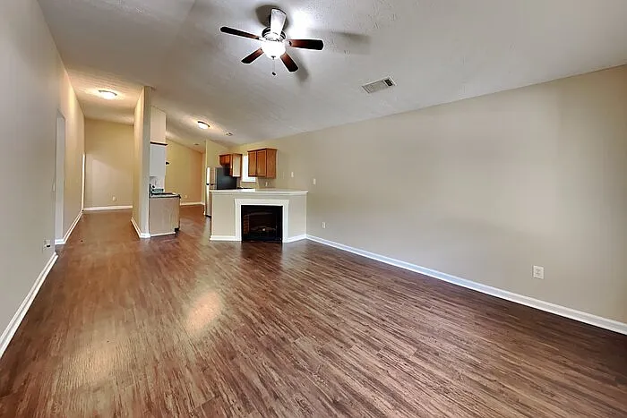 3 bed, 2.0 bath, 1365 sqft, $1,745 — Photo 4
