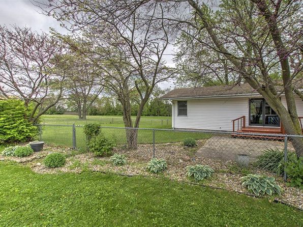 1697 N State St, Monticello, IL 61856