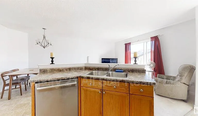 415 Aster Close — Photo 2