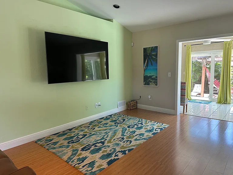 931 Sycamore Ct — Photo 9