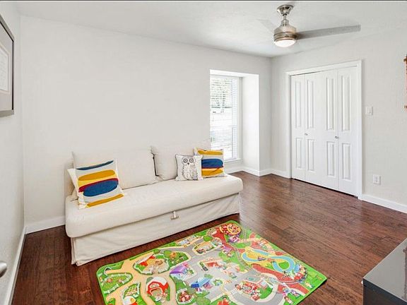 4th image of 2701 Wilderness Dr