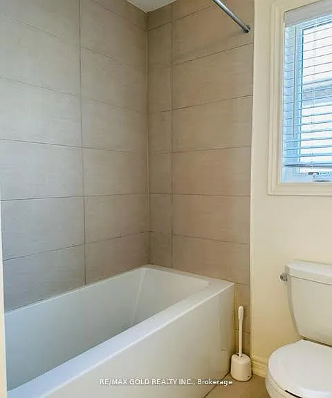 35 Riverwalk Dr — Photo 11