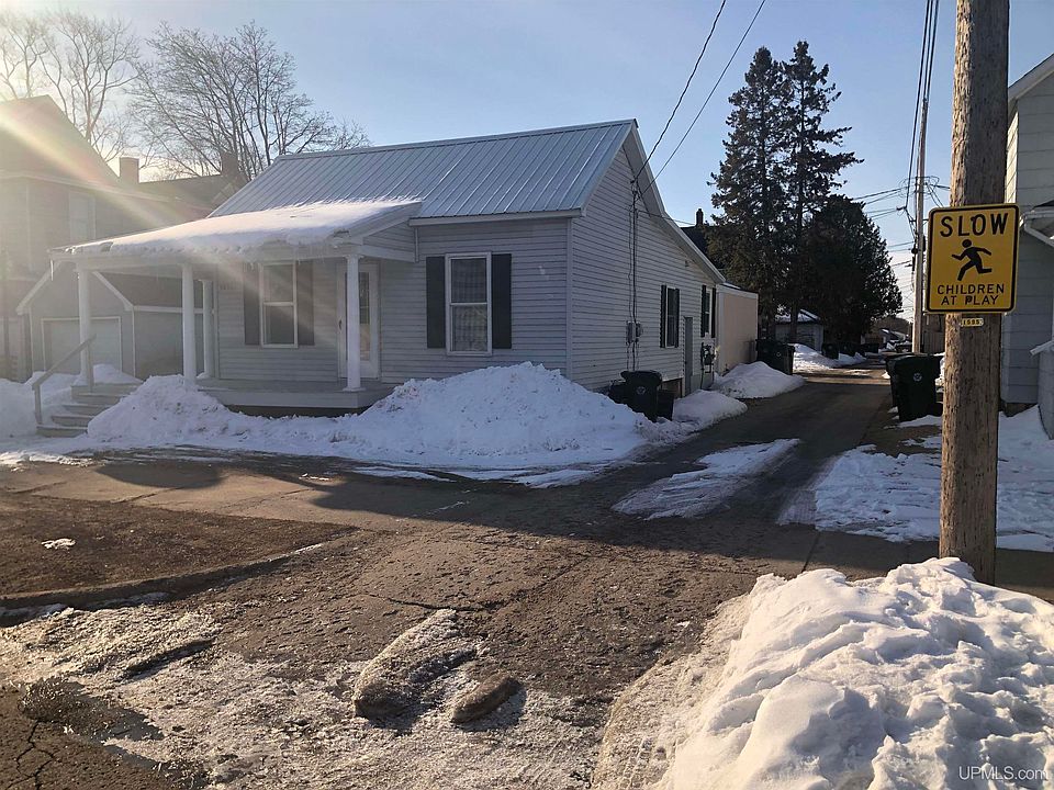 1611 2nd Ave S, Escanaba, MI 49829 Zillow