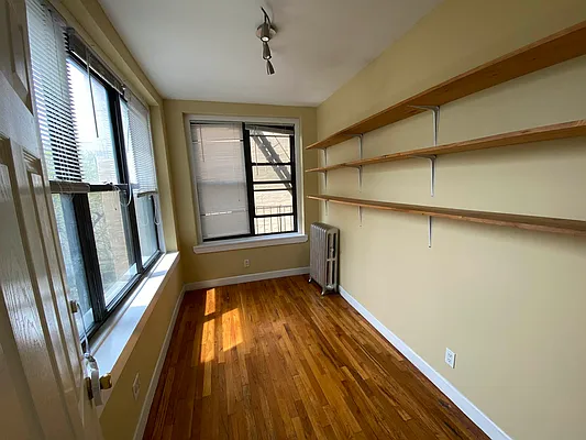 Rented by Tri Boro Terrace Realty | media 19