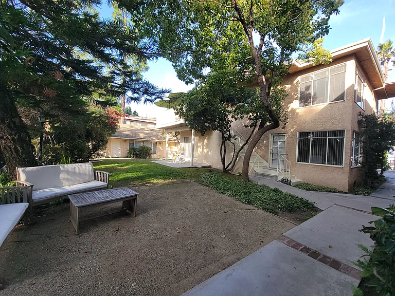 13531 Wyandotte St #9 — Photo 18