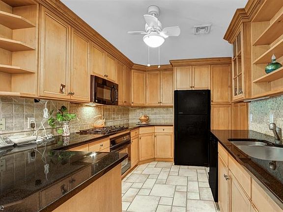 2nd image of 39 Glenview Dr