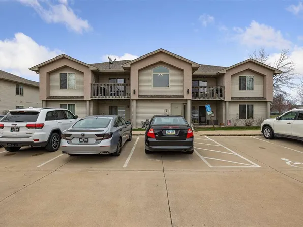 1315 N Jones Blvd APT 4, North Liberty, IA 52317