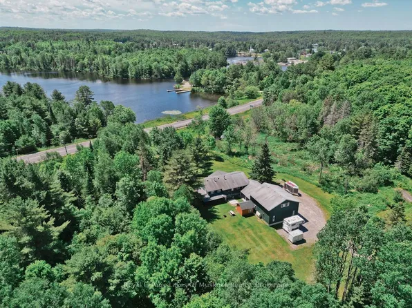 96 North St, Magnetawan, ON P0A 1C0