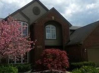 2749 Augusta Dr, Commerce Township, MI 48382