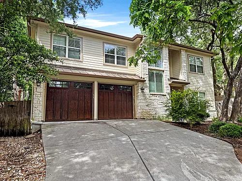 14 Scott Cres Photo 1
