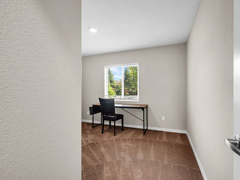 2213 Comstock Ln — Photo 22