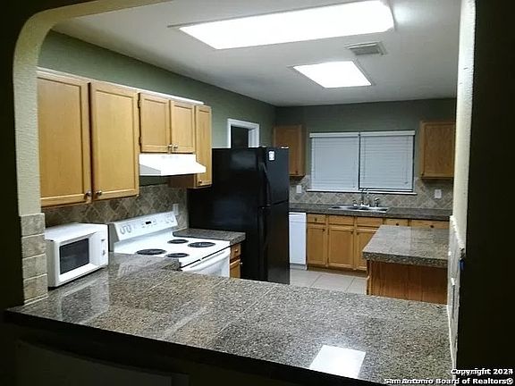 3rd image of 10910 Hamlen Park Dr S #1
