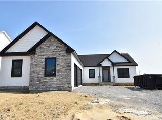 600 Berklee Dr, Poland, OH 44514