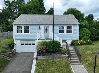 26 Aberdeen Rd, Quincy, MA 02171