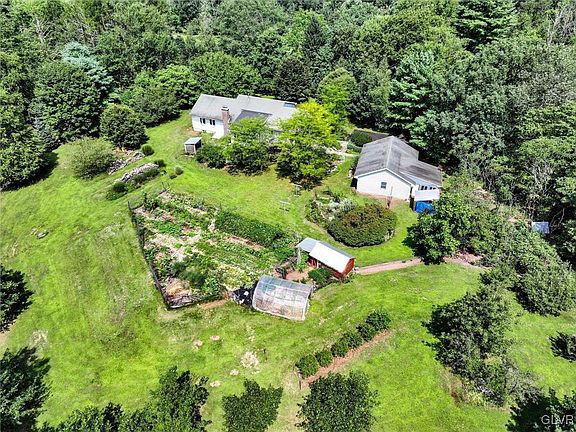 3rd image of 46 Timber Ln