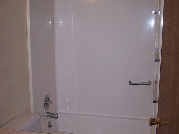 5th image of 8108 Glen Hollow Dr APT B