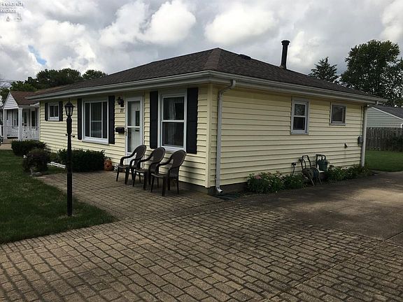 3rd image of 811 Thorpe Dr