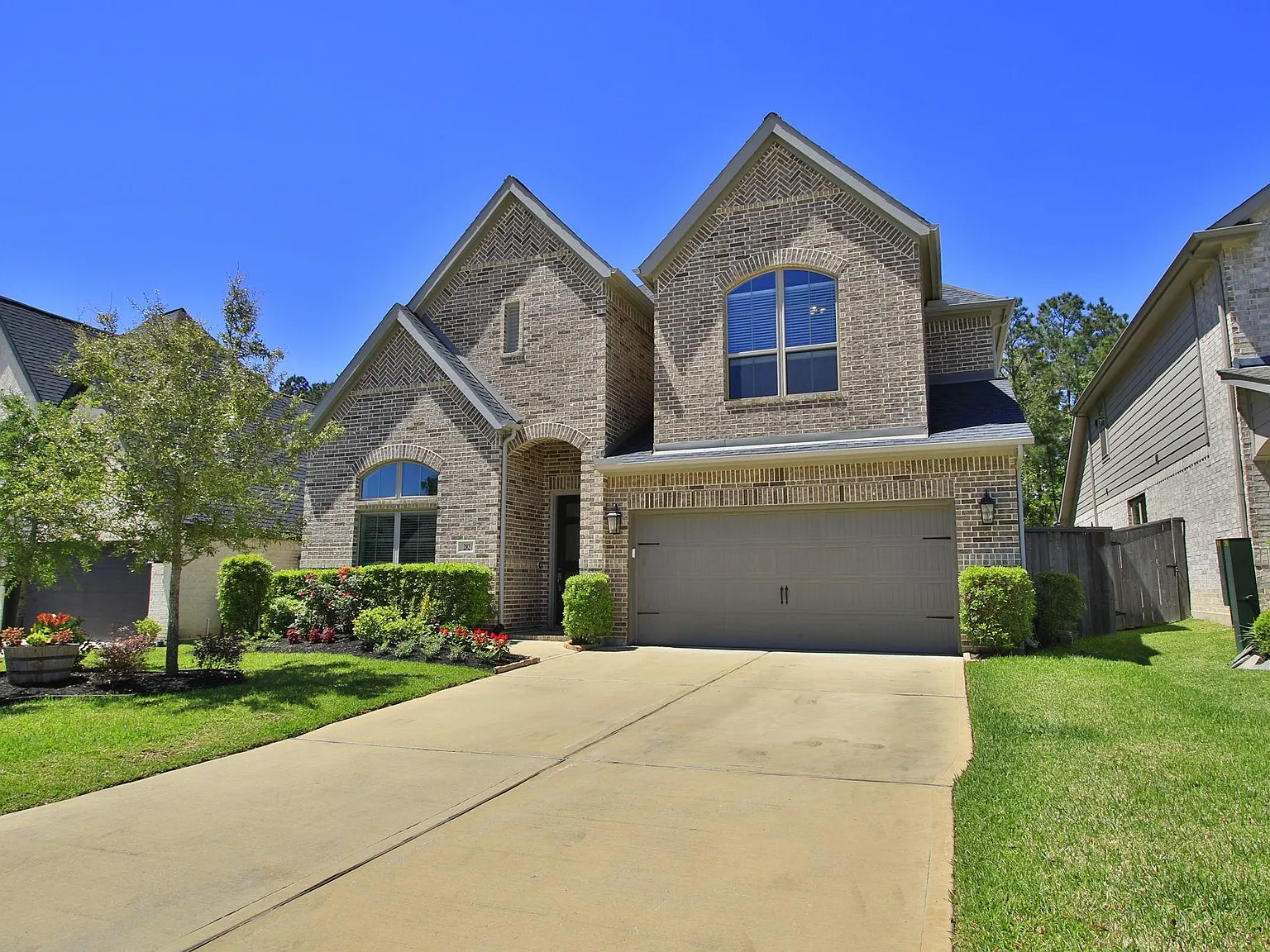 4 bed, 3.5 bath, 2987 sqft, $3,240 — Photo 2