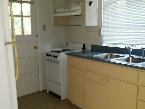 3rd image of 1419 17th Ave APT A
