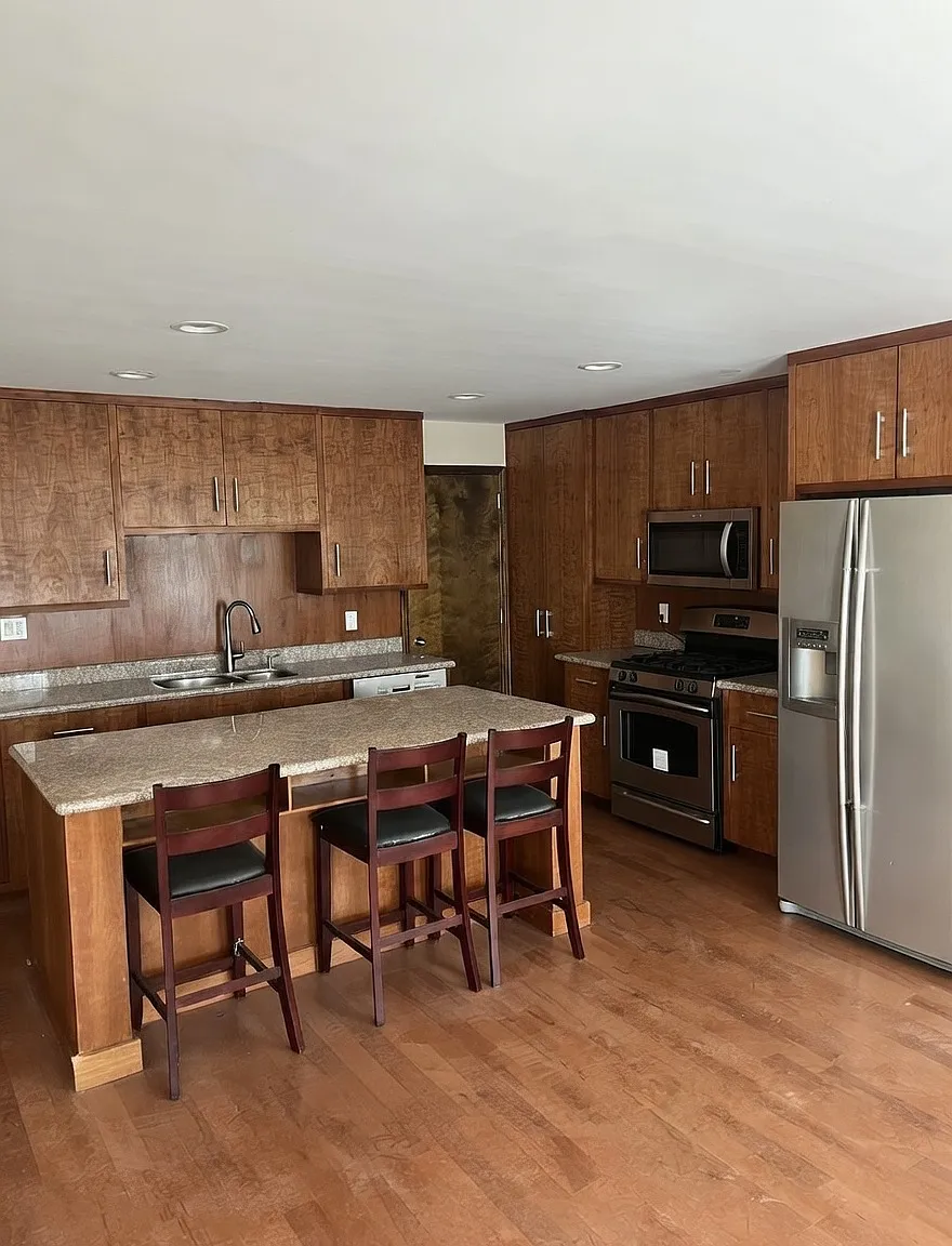 2 bed, 1200 sqft, $3,000 — Photo 1