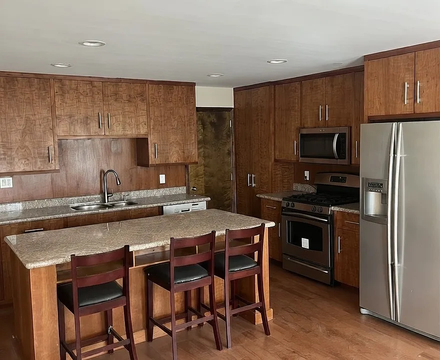 433 Boston Post Rd #1