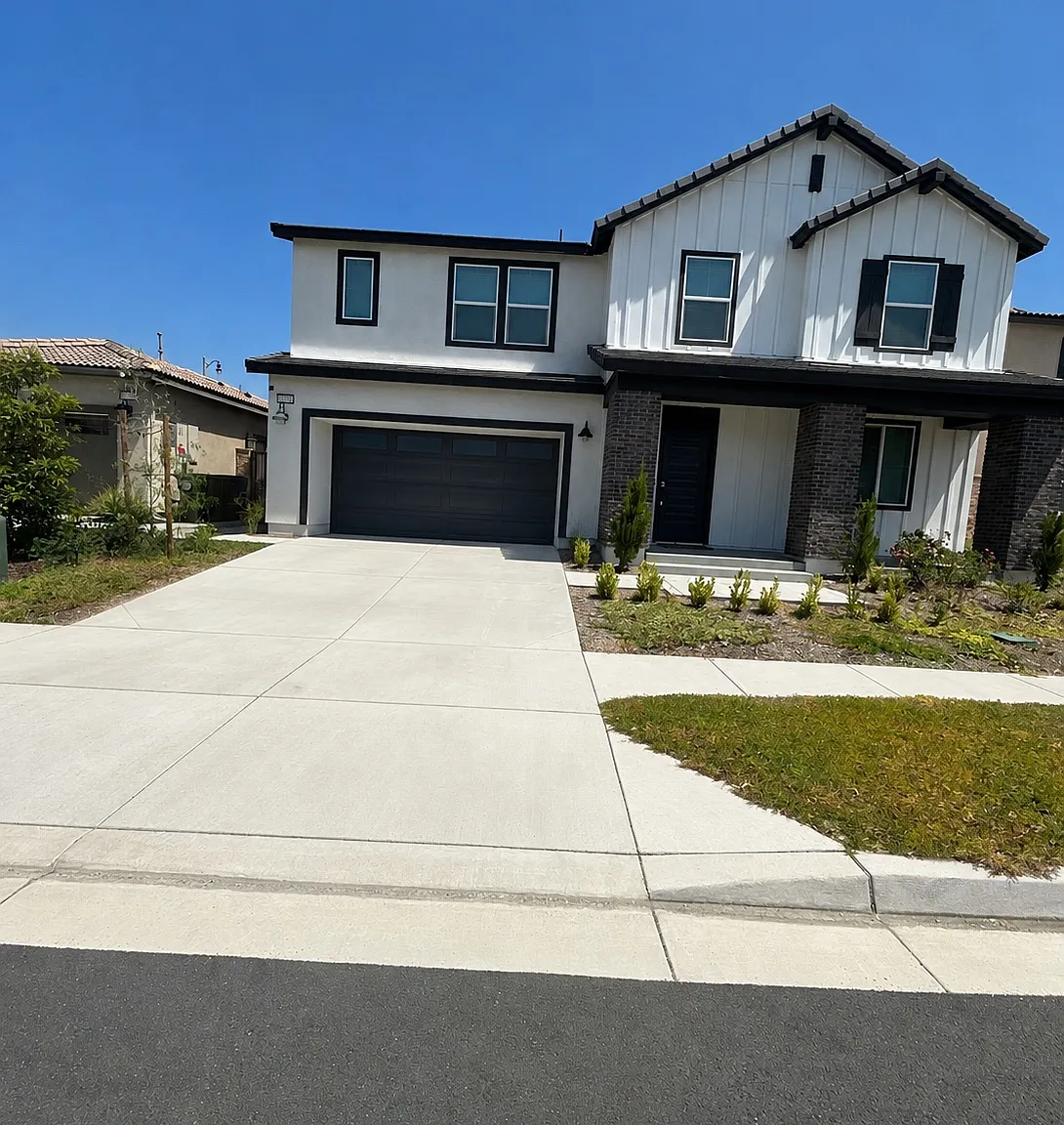 5 bed, 2985 sqft, $4,500 — Photo 1