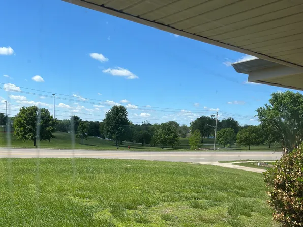 3440 SE 29th St, Topeka, KS 66605