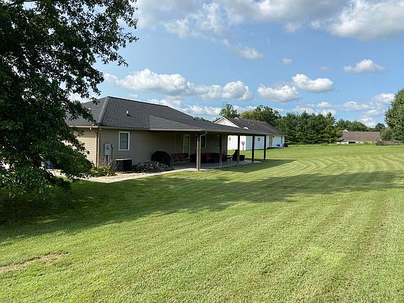 3rd image of 240 Deerwood Dr